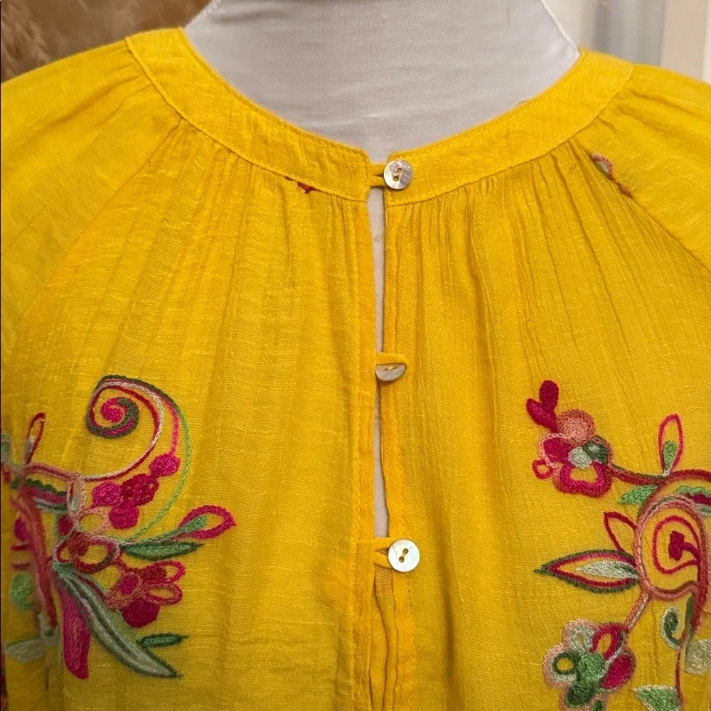 Anthropologie Fig & Flower Yellow Embroidered Floral Long Sleeve Top Size Medium - Picture 2 of 7